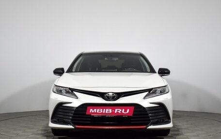 Toyota Camry, 2021 год, 2 890 000 рублей, 2 фотография