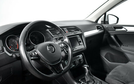 Volkswagen Tiguan II, 2017 год, 2 400 000 рублей, 10 фотография