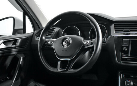 Volkswagen Tiguan II, 2017 год, 2 400 000 рублей, 16 фотография