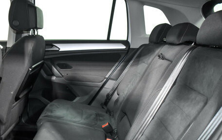 Volkswagen Tiguan II, 2017 год, 2 400 000 рублей, 13 фотография