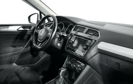 Volkswagen Tiguan II, 2017 год, 2 400 000 рублей, 14 фотография
