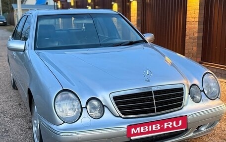 Mercedes-Benz E-Класс, 2001 год, 510 000 рублей, 2 фотография