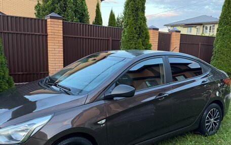 Hyundai Solaris II рестайлинг, 2015 год, 1 050 000 рублей, 2 фотография