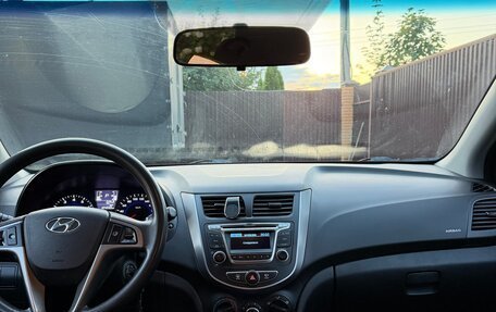 Hyundai Solaris II рестайлинг, 2015 год, 1 050 000 рублей, 12 фотография