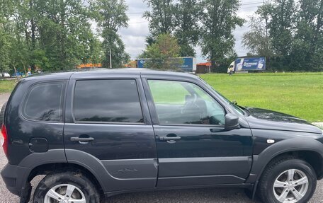 Chevrolet Niva I рестайлинг, 2016 год, 450 000 рублей, 2 фотография