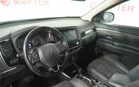 Mitsubishi Outlander III рестайлинг 3, 2021 год, 2 700 000 рублей, 9 фотография