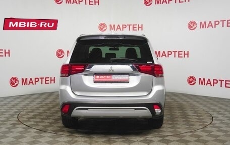 Mitsubishi Outlander III рестайлинг 3, 2021 год, 2 700 000 рублей, 6 фотография
