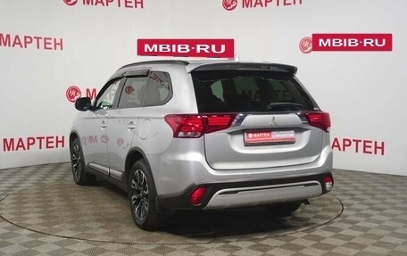 Mitsubishi Outlander III рестайлинг 3, 2021 год, 2 700 000 рублей, 7 фотография