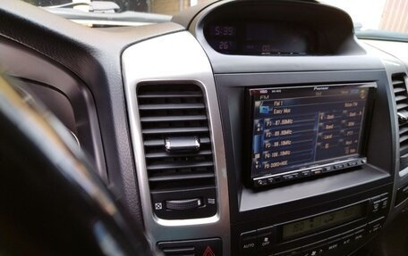 Toyota Land Cruiser Prado 120 рестайлинг, 2008 год, 3 490 000 рублей, 13 фотография