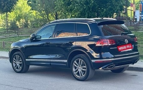 Volkswagen Touareg III, 2017 год, 3 180 000 рублей, 3 фотография