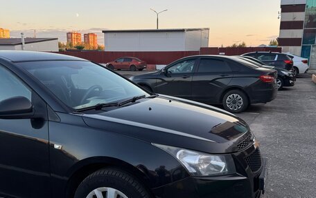 Chevrolet Cruze II, 2009 год, 540 000 рублей, 4 фотография