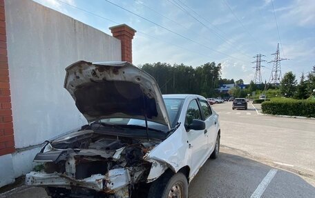 Renault Logan II, 2016 год, 150 000 рублей, 2 фотография