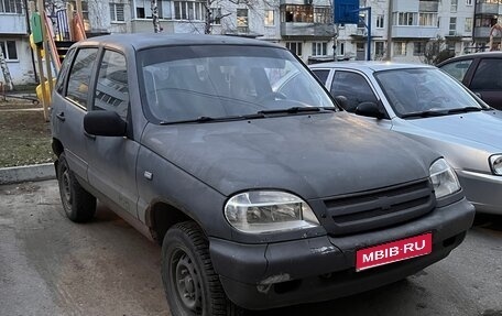 Chevrolet Niva I рестайлинг, 2005 год, 220 000 рублей, 1 фотография