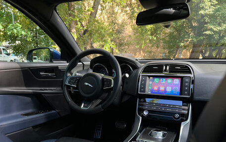 Jaguar XE I рестайлинг, 2015 год, 2 300 000 рублей, 12 фотография