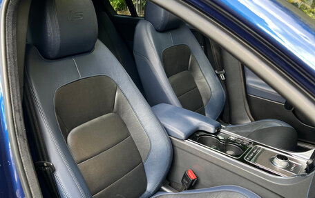 Jaguar XE I рестайлинг, 2015 год, 2 300 000 рублей, 16 фотография