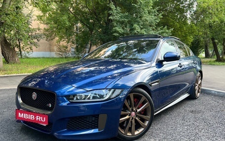 Jaguar XE I рестайлинг, 2015 год, 2 300 000 рублей, 5 фотография
