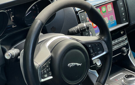 Jaguar XE I рестайлинг, 2015 год, 2 300 000 рублей, 19 фотография