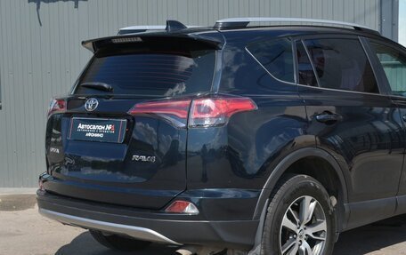 Toyota RAV4, 2017 год, 1 949 888 рублей, 10 фотография