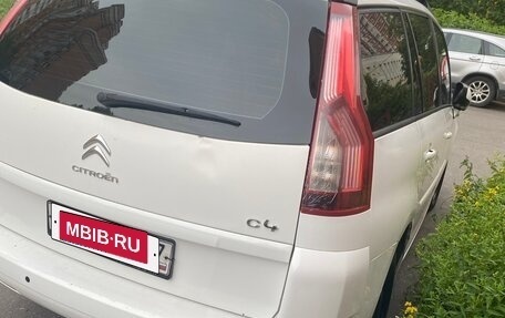 Citroen C4 Picasso II рестайлинг, 2011 год, 680 000 рублей, 7 фотография