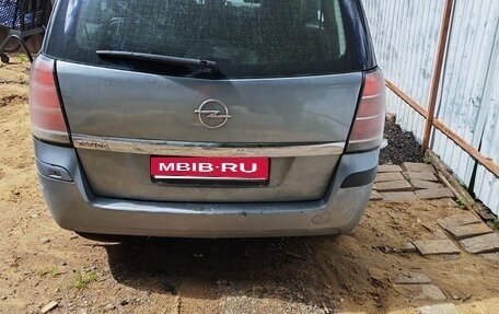 Opel Zafira B, 2007 год, 380 000 рублей, 2 фотография