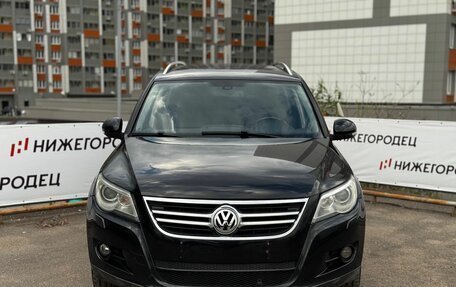 Volkswagen Tiguan I, 2010 год, 949 000 рублей, 2 фотография