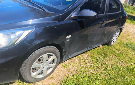 Hyundai Solaris II рестайлинг, 2013 год, 350 000 рублей, 7 фотография
