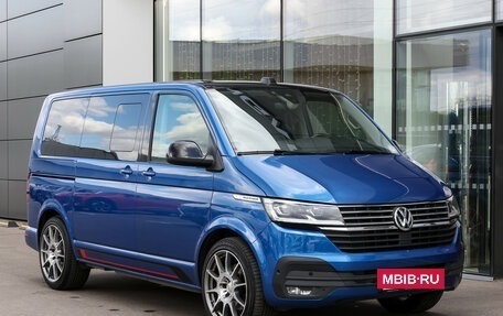 Volkswagen Multivan T6 рестайлинг, 2020 год, 7 400 000 рублей, 3 фотография