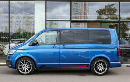 Volkswagen Multivan T6 рестайлинг, 2020 год, 7 400 000 рублей, 9 фотография