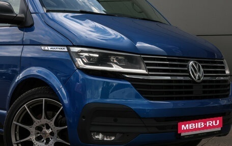 Volkswagen Multivan T6 рестайлинг, 2020 год, 7 400 000 рублей, 31 фотография