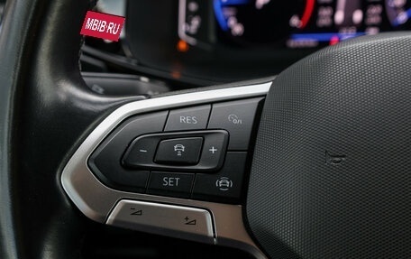 Volkswagen Multivan T6 рестайлинг, 2020 год, 7 400 000 рублей, 24 фотография
