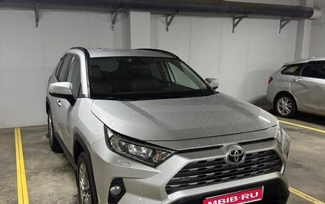 Toyota RAV4, 2020 год, 2 740 000 рублей, 1 фотография