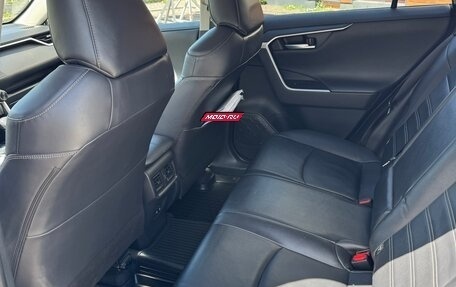 Toyota RAV4, 2020 год, 2 740 000 рублей, 5 фотография