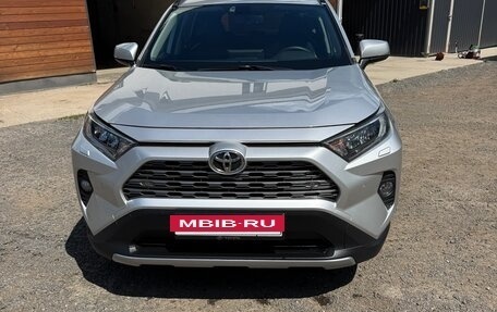 Toyota RAV4, 2020 год, 2 740 000 рублей, 3 фотография