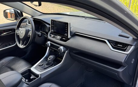 Toyota RAV4, 2020 год, 2 740 000 рублей, 18 фотография