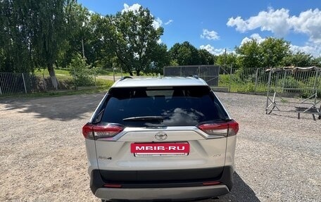 Toyota RAV4, 2020 год, 2 740 000 рублей, 9 фотография