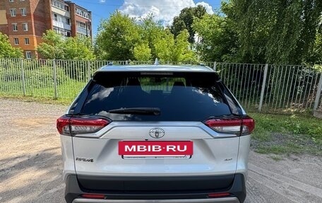 Toyota RAV4, 2020 год, 2 740 000 рублей, 17 фотография