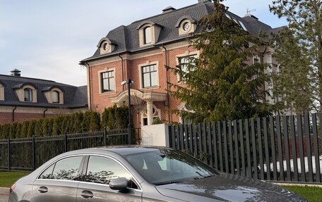Mercedes-Benz A-Класс, 2019 год, 2 450 000 рублей, 2 фотография