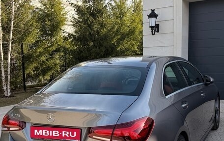 Mercedes-Benz A-Класс, 2019 год, 2 450 000 рублей, 8 фотография