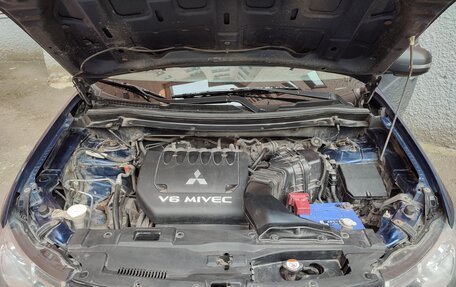 Mitsubishi Outlander III рестайлинг 3, 2013 год, 1 000 000 рублей, 3 фотография