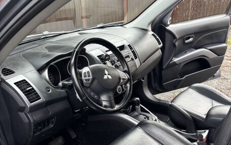 Mitsubishi Outlander III рестайлинг 3, 2007 год, 1 100 000 рублей, 10 фотография