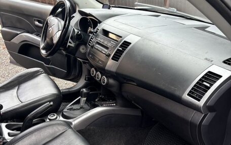 Mitsubishi Outlander III рестайлинг 3, 2007 год, 1 100 000 рублей, 8 фотография
