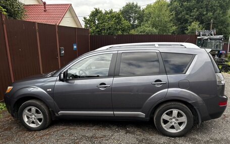 Mitsubishi Outlander III рестайлинг 3, 2007 год, 1 100 000 рублей, 2 фотография