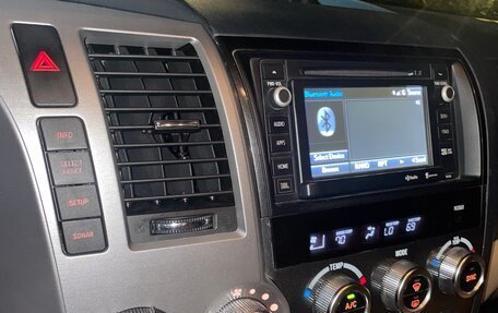 Toyota Sequoia II рестайлинг, 2015 год, 3 200 000 рублей, 14 фотография