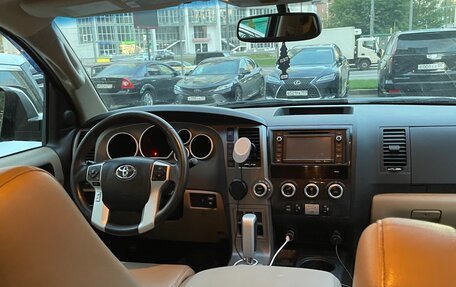 Toyota Sequoia II рестайлинг, 2015 год, 3 200 000 рублей, 9 фотография