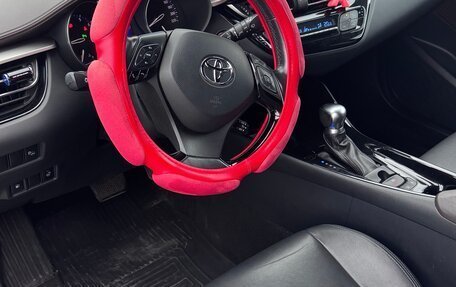 Toyota C-HR I рестайлинг, 2018 год, 2 020 000 рублей, 3 фотография