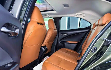 Lexus UX I, 2021 год, 4 050 000 рублей, 13 фотография