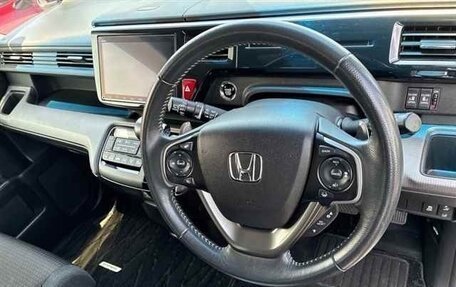 Honda Stepwgn IV, 2018 год, 1 700 000 рублей, 3 фотография
