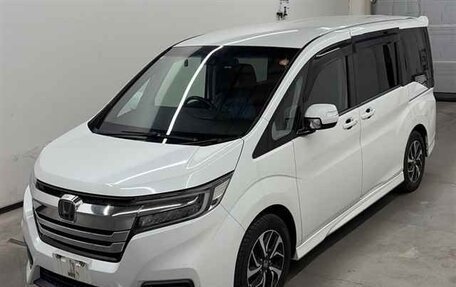 Honda Stepwgn IV, 2018 год, 1 700 000 рублей, 4 фотография