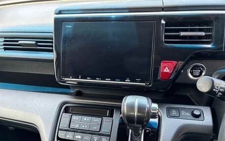 Honda Stepwgn IV, 2018 год, 1 700 000 рублей, 6 фотография