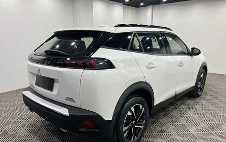 Peugeot 2008 II, 2022 год, 1 250 006 рублей, 5 фотография